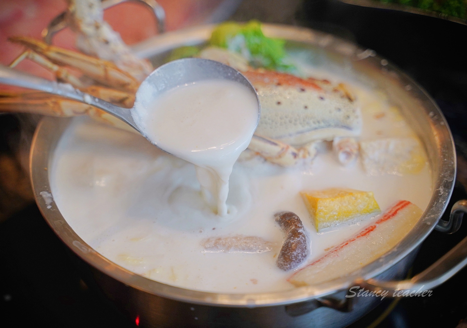 丰明殿圓山店｜CP值最高的龍蝦和牛伊比利豬火鍋，台灣第一間大肉盤創始店