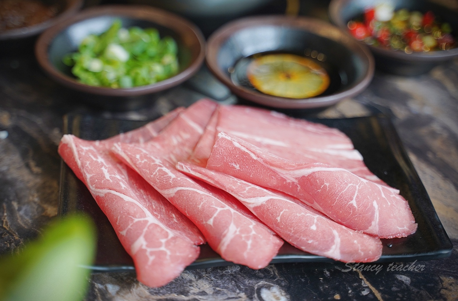 丰明殿圓山店｜CP值最高的龍蝦和牛伊比利豬火鍋，台灣第一間大肉盤創始店