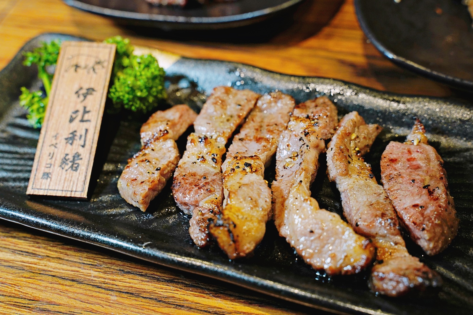 上吉燒肉Yakiniku｜ 超高CP值高檔燒肉，專人幫烤和牛大餐（菜單、價格）