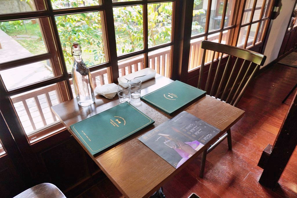 陽明山咖啡廳｜豆留森林日式竹林裡的秘境咖啡廳｜庭園外帶區享用更舒適