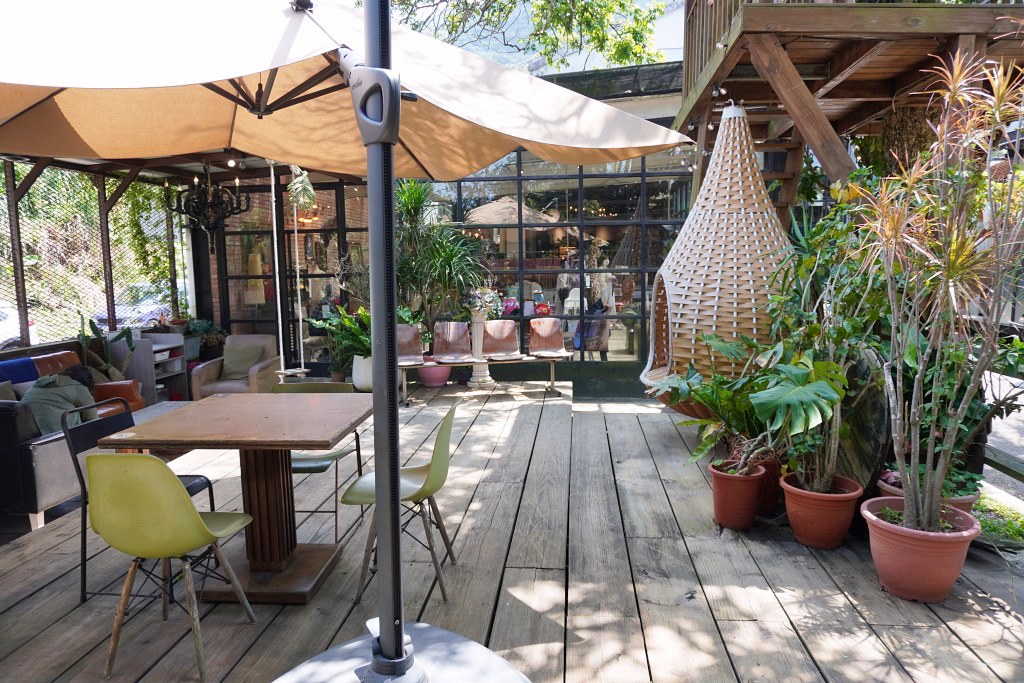 淡水美食｜Binma Area 134 天元宮附近玻璃屋咖啡廳，峇里島風樹屋還有綠巨人浩克
