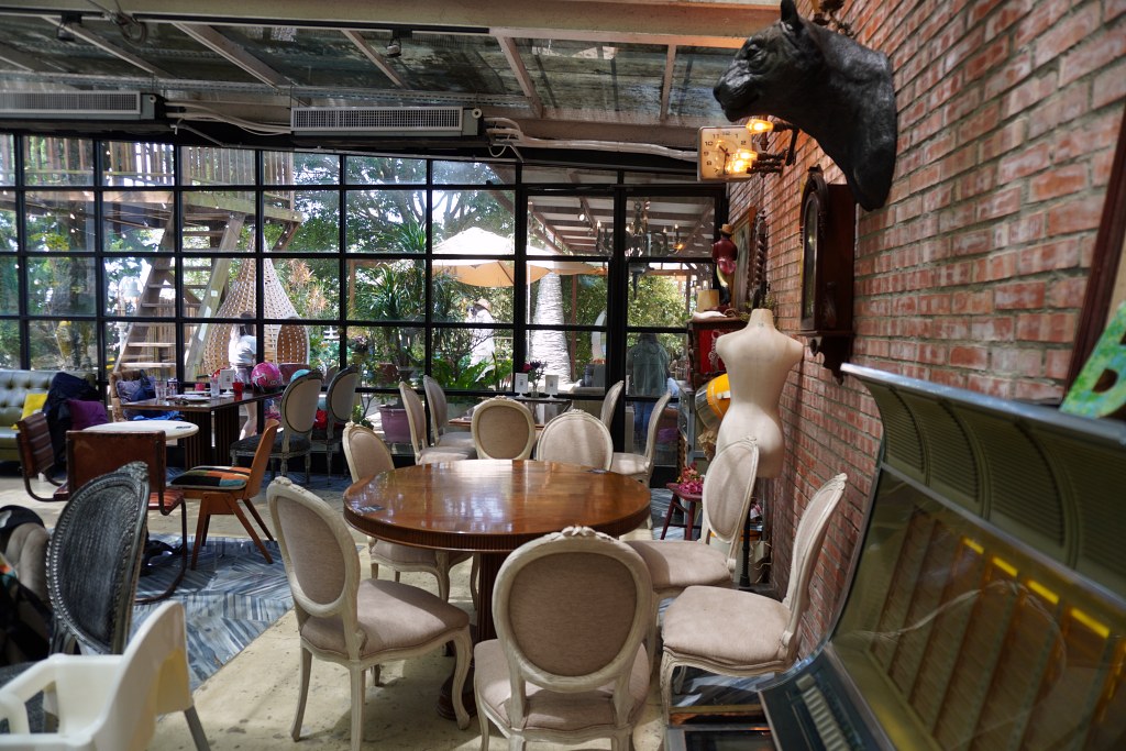 淡水美食｜Binma Area 134 天元宮附近玻璃屋咖啡廳，峇里島風樹屋還有綠巨人浩克