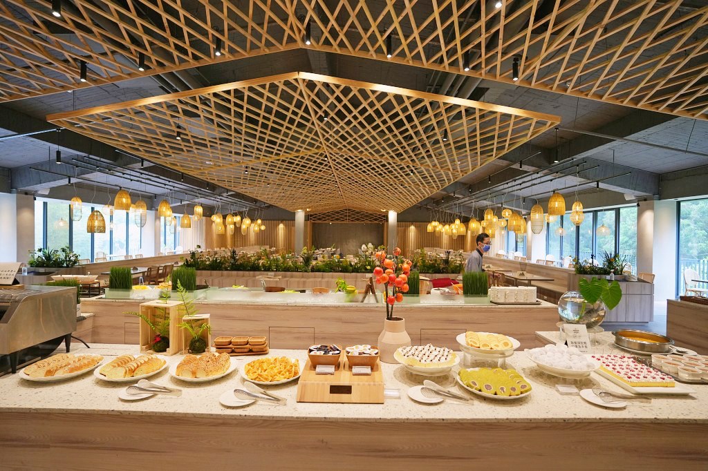 溪頭福華渡假飯店晚餐｜雲杉樓吃到飽自助餐，全台灣森林裡最美的吃到飽餐廳