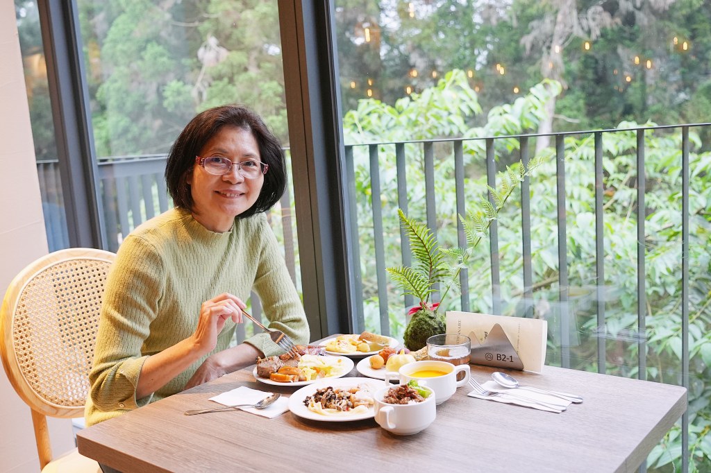 溪頭福華渡假飯店晚餐｜雲杉樓吃到飽自助餐，全台灣森林裡最美的吃到飽餐廳