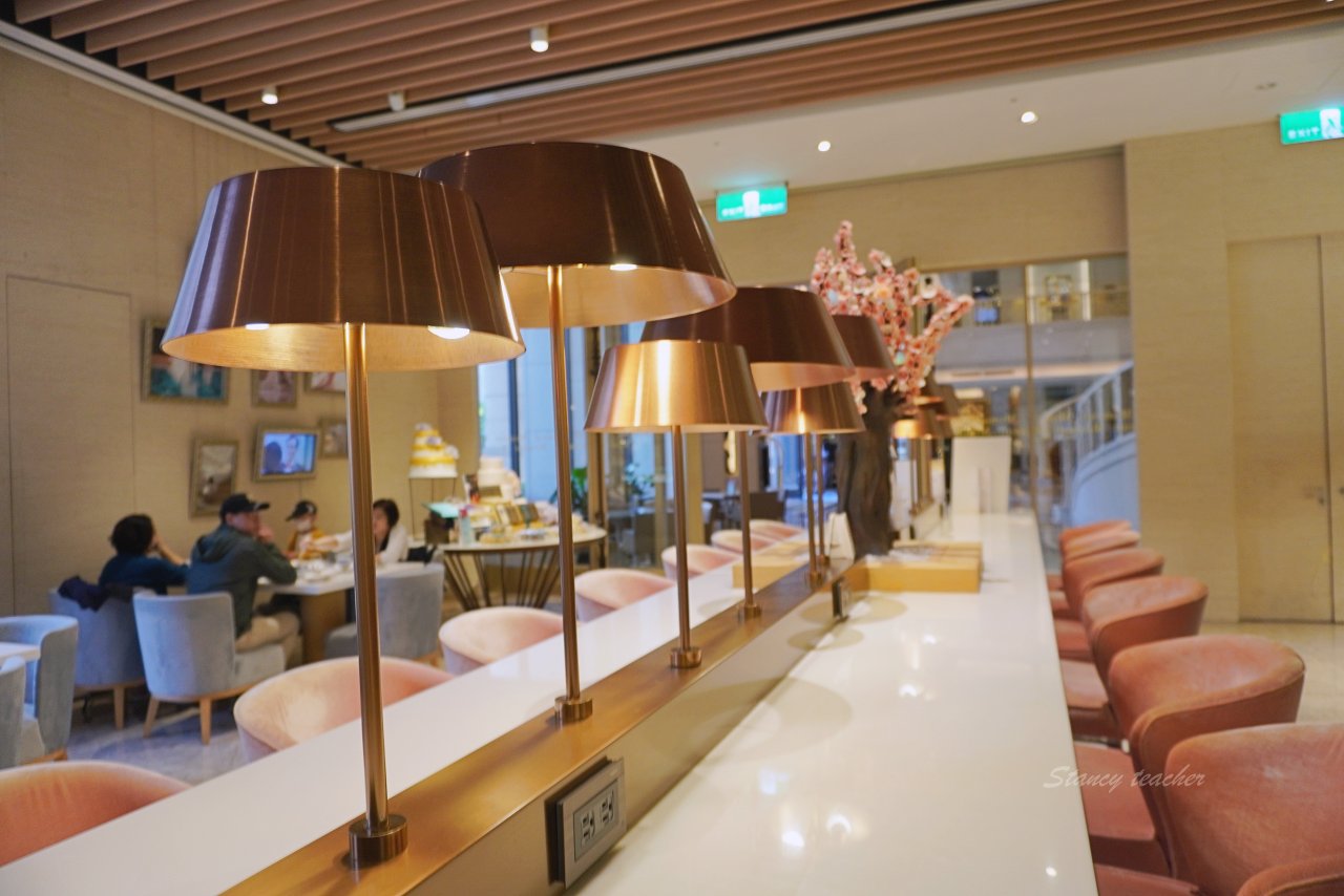 台北美福大飯店｜Moment café & bakery 五星飯店裡的韓系粉紅咖啡廳，TWG茶配巧克力可頌超搭