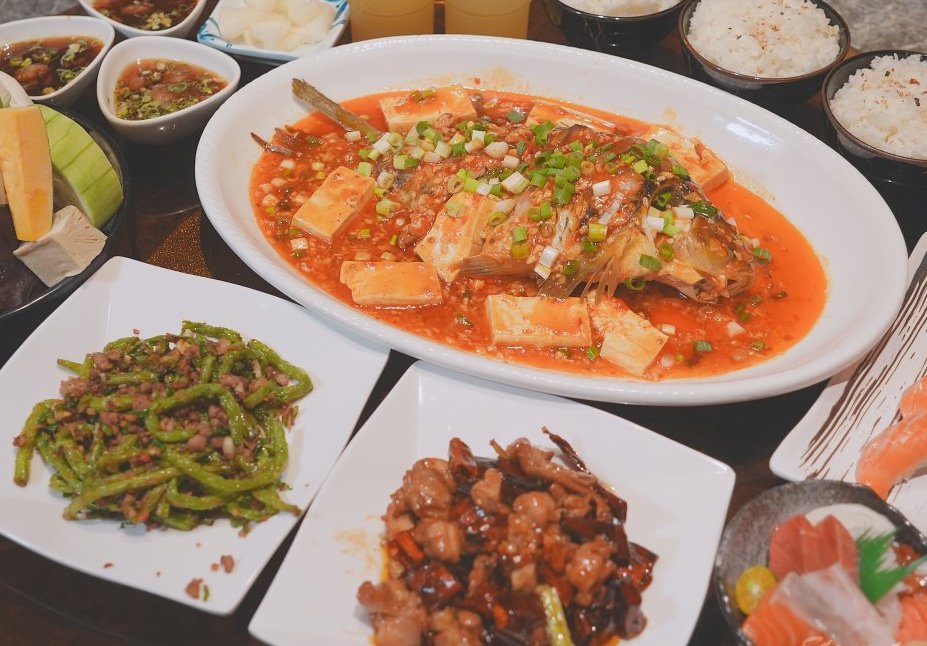 土狗樂市 樂涮海鮮火鍋，極巨化份量蛤爆鍋搭配日式生魚丼飯，平日中午川菜料理享免費白飯