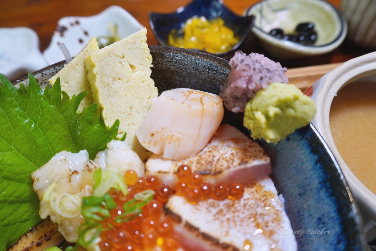 曦月手作食事日本料理，日式文青老宅豪華生魚片丼飯，加價＄100元升級套餐茶碗蒸、手作甜點