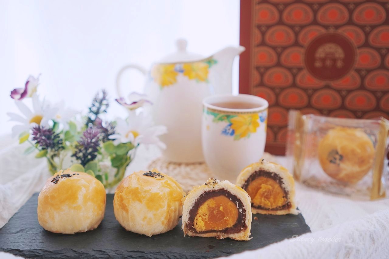 裕珍馨 中秋月餅禮盒 傳承半世紀的好味道，最強悍的菠蘿蛋黃酥、滷肉綠豆椪中秋必吃月餅