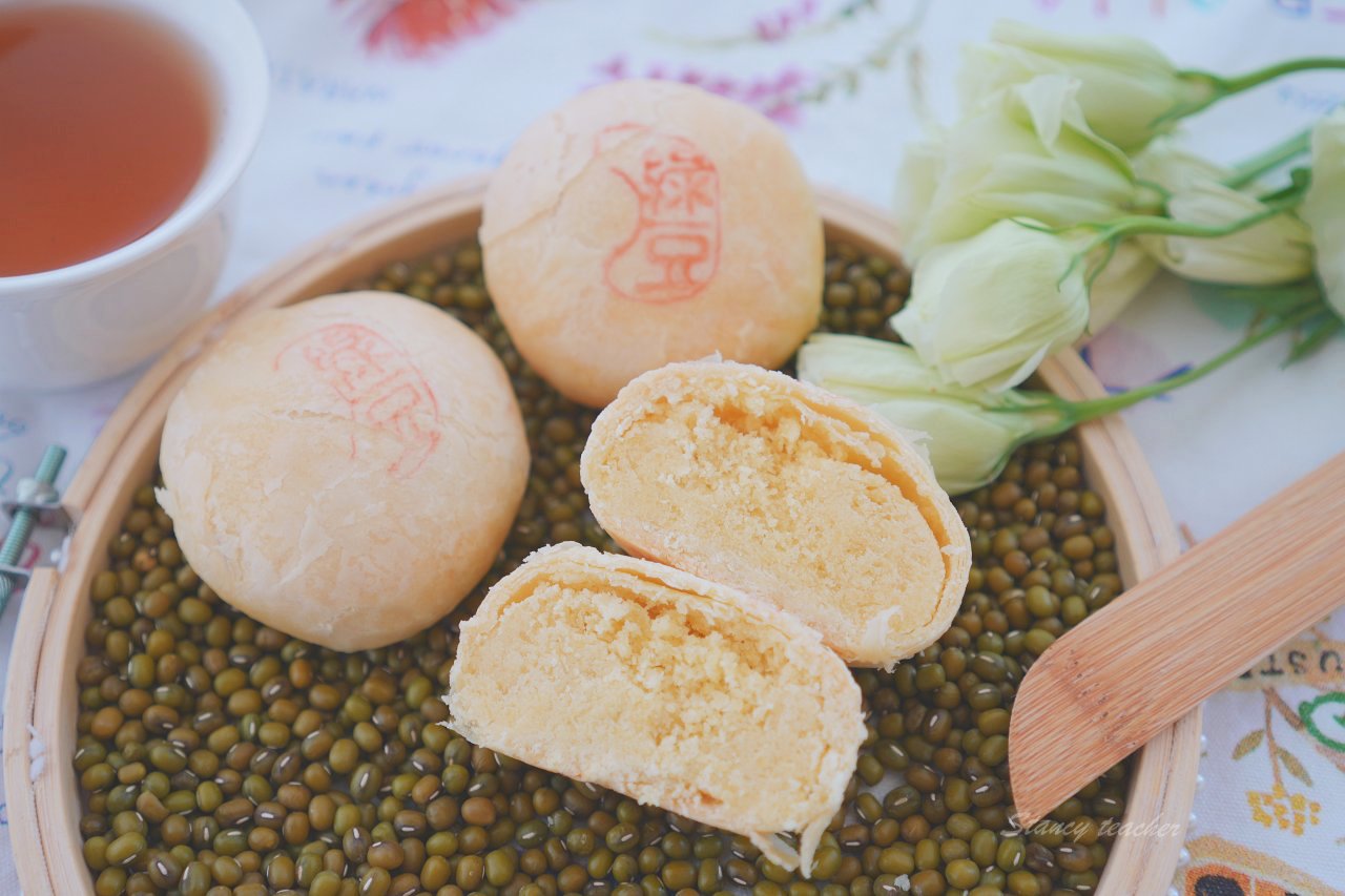 裕珍馨 中秋月餅禮盒 傳承半世紀的好味道，最強悍的菠蘿蛋黃酥、滷肉綠豆椪中秋必吃月餅