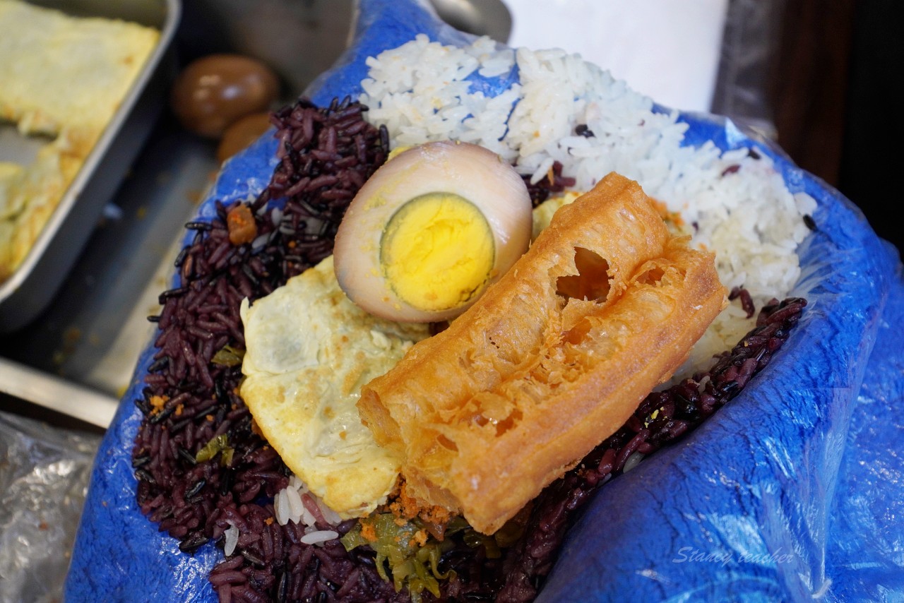 朱媽媽飯糰 台北中山捷運站早餐 雙色雙蛋飯糰 滷蛋、煎蛋、鹹鴨蛋 蛋蛋控最愛
