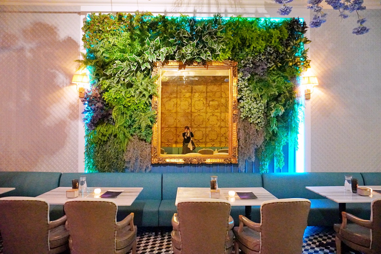雛菊DAISY VILLA餐酒館-高雄青海店，叢林峇里島風格，美好的放鬆氣氛就像在國外度假