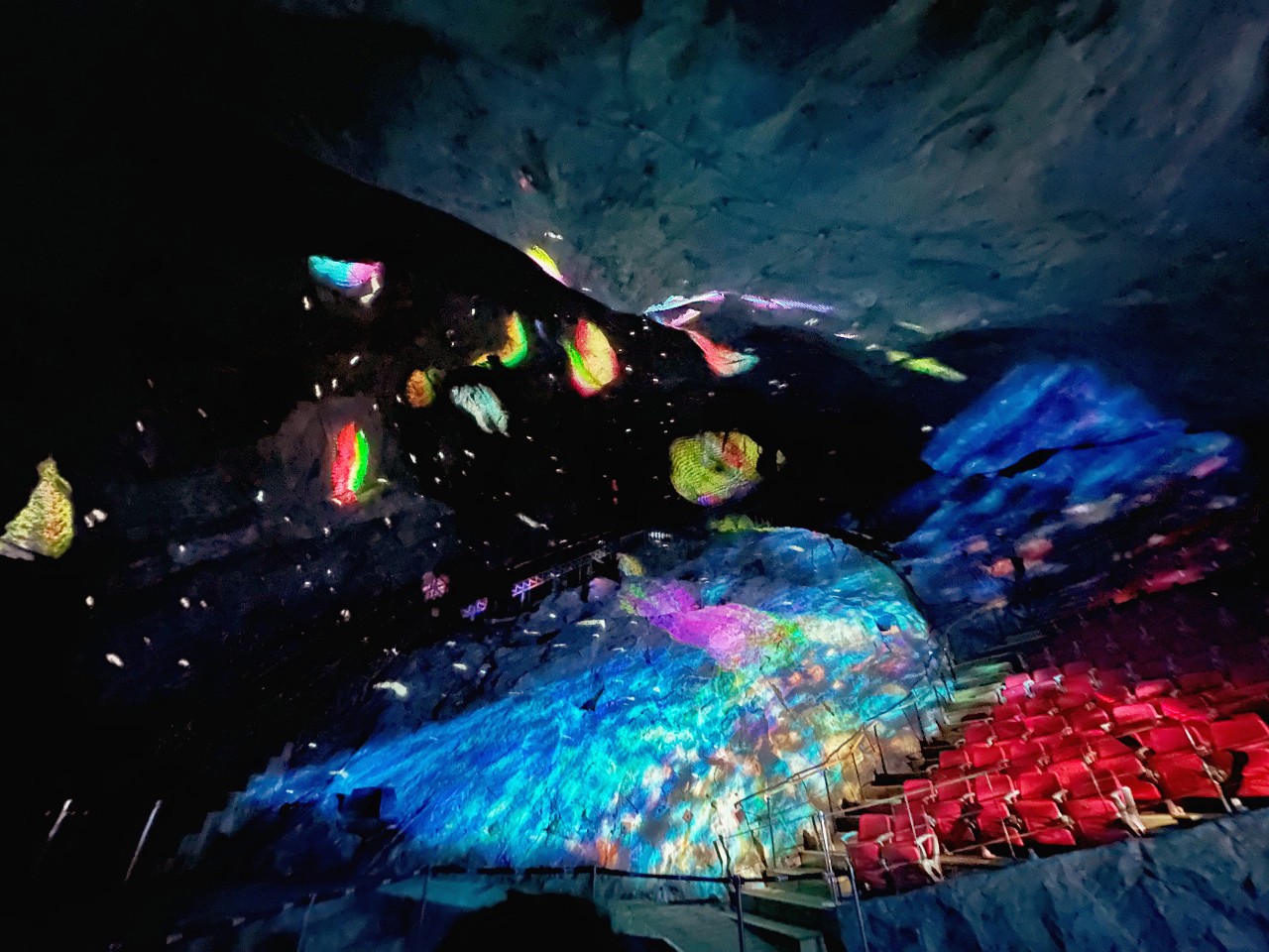 2023韓國首爾景點推薦 京畿道光明洞窟 一秒掉進阿凡達奇幻世界 超精彩燈光秀必看