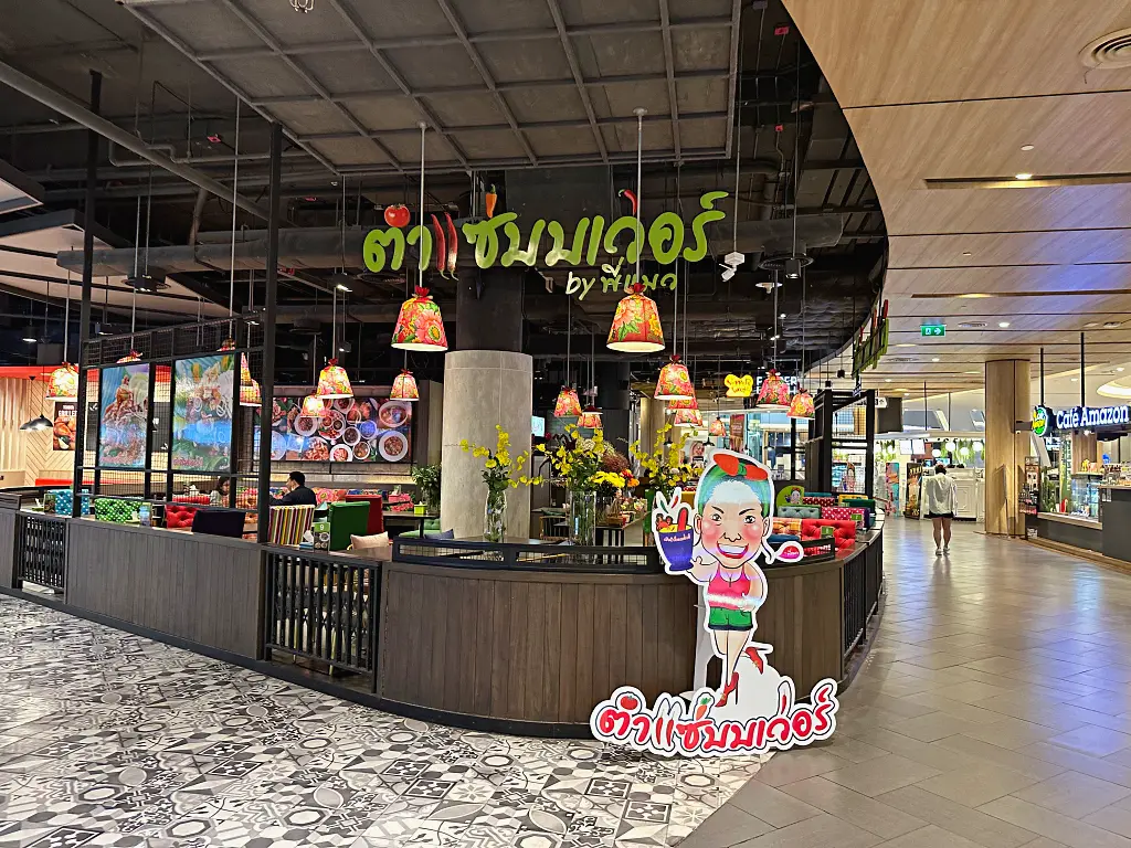 泰國清邁百貨公司 Maya馬雅百貨公司尼曼區最好逛最舒適的商場 手標奶茶、曼谷包、星巴克