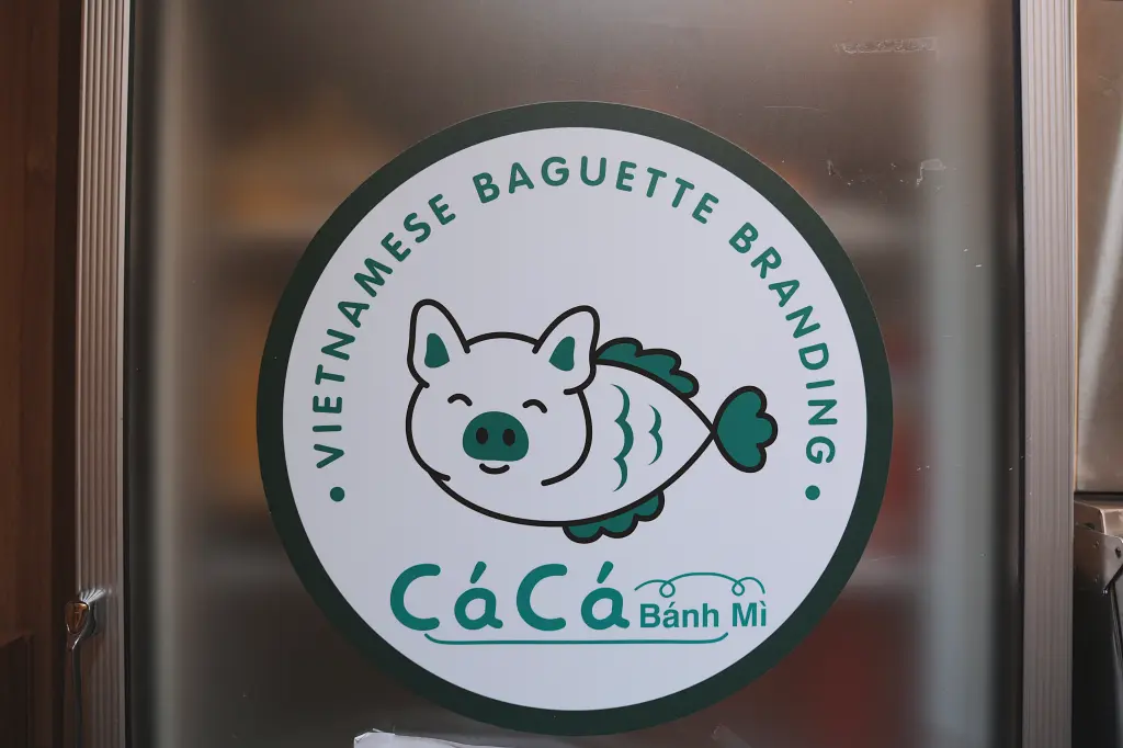 Caca越南法國麵包專賣店，現點現做使用高檔法國肉醬地道北越風味料多清爽超飽足（菜單）