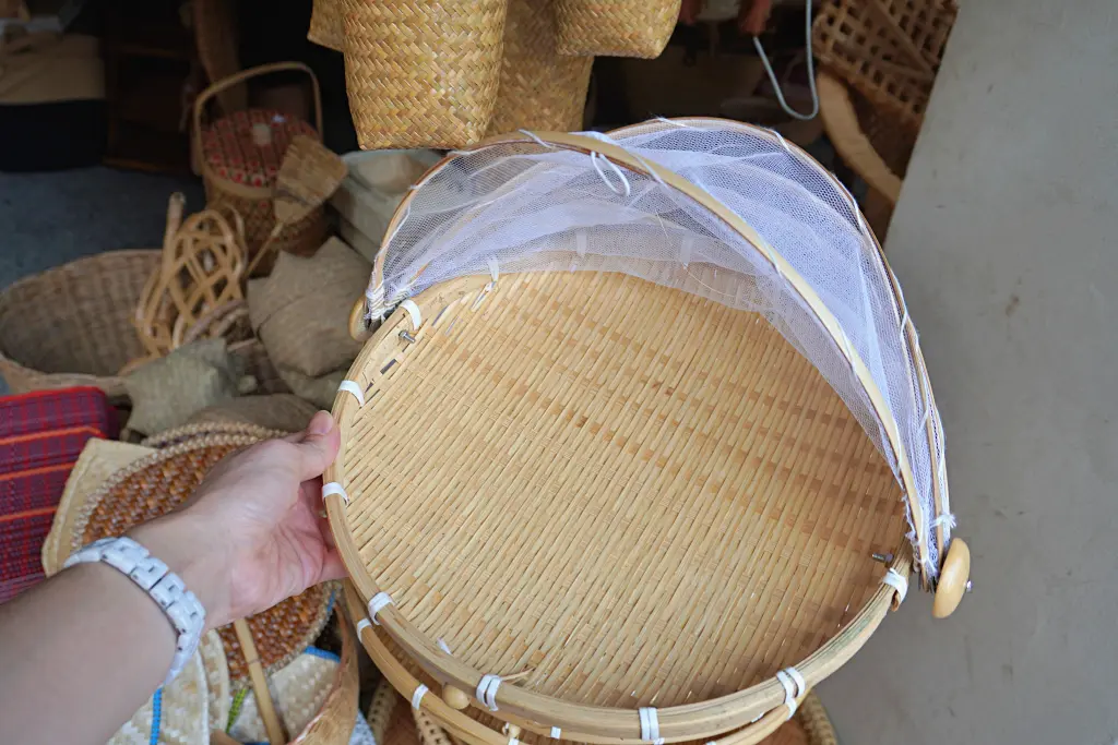 清邁藤編一條街 可愛實用竹編製品買不完，藤編圓桌手台灣差價四倍一定要買！