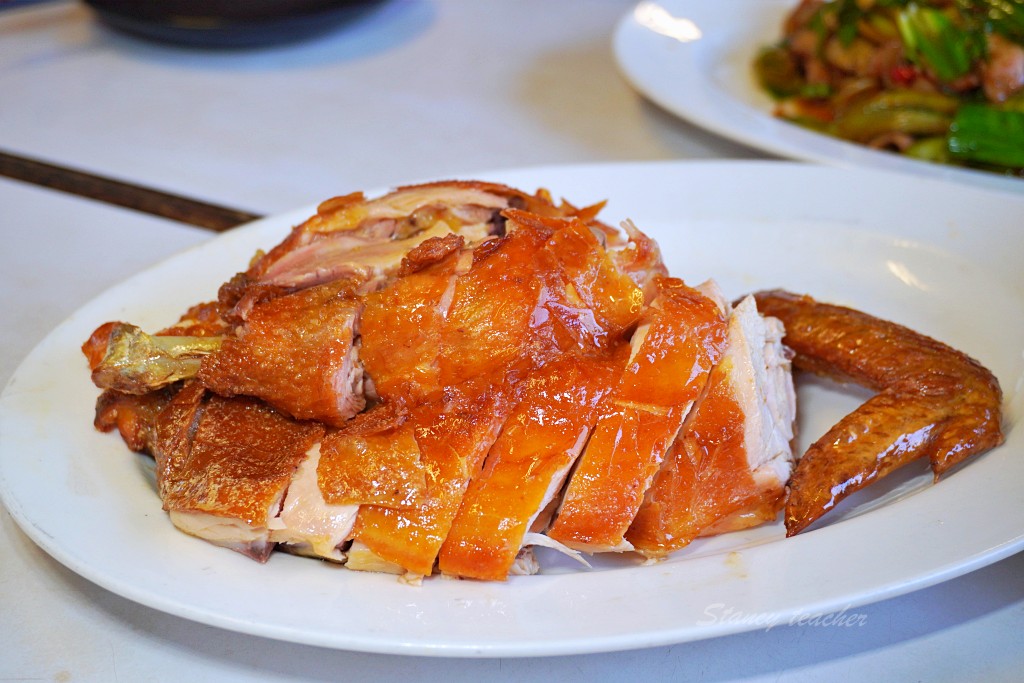 陽明山美食 | 松竹園土雞，米其林必比登推薦黃金脆皮雞必點有夠讚