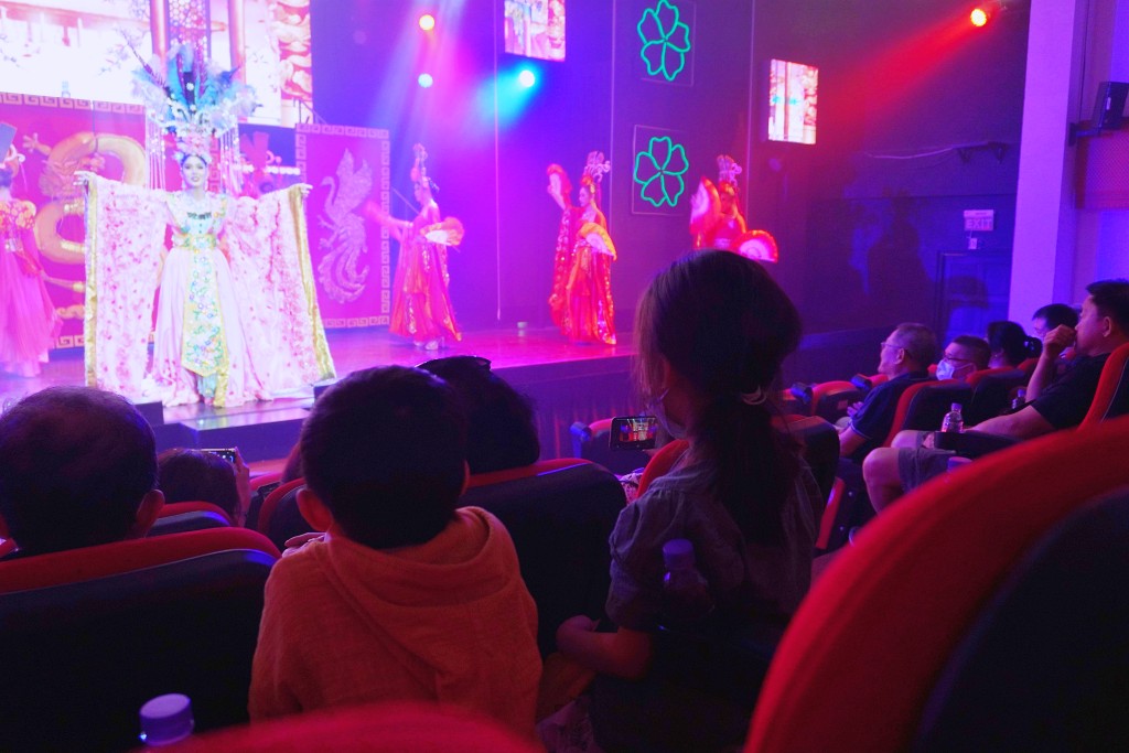泰國清邁人妖秀 暹羅龍歌舞表演 超華麗無冷場小朋友也能看的精彩秀場（門票價格）