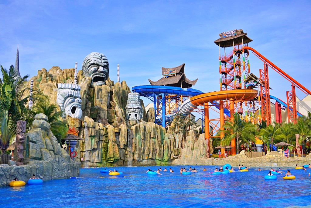 越南富國島景點 | 珍珠奇幻樂園，越南版迪士尼水陸設施一票玩到底超好玩（票價）
