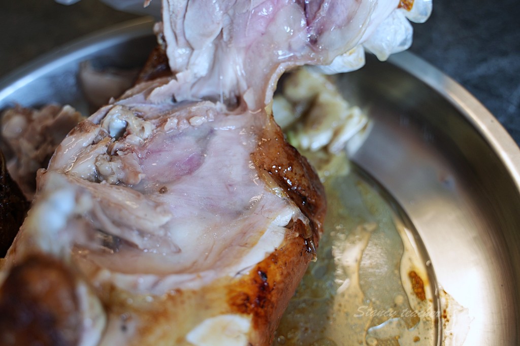 王家鋼管雞｜淡水最好吃的碳燒鋼管烤雞只有六日開門營業，超美味的烤雞沒預訂吃不到（菜單）