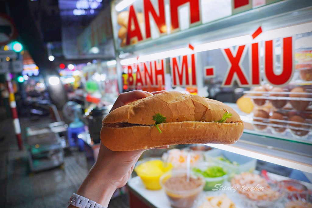 富國島美食｜ANH THU  banh mi xiu mai 富國島陽東夜市最好吃的越南法國麵包