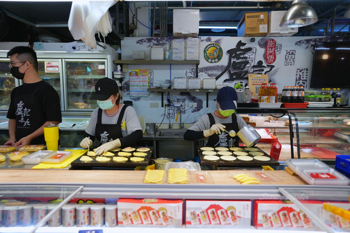 南門市場-合興糕糰店，七十年傳統技藝的手敲鬆糕懷舊古早味一吃就上癮，連韓國人都愛慘