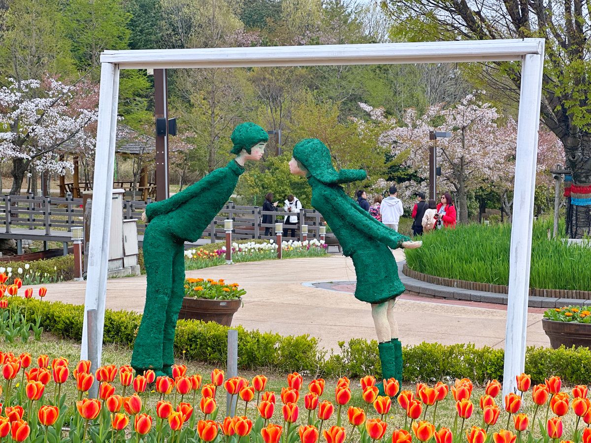釜山景點，釜山遊樂園 金海加耶主題公園＋塗鴉秀，22 米高空腳踏車超刺激！