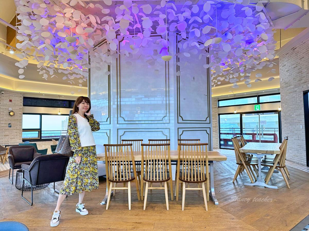 釜山塔(鑽石塔)，四樓咖啡廳不限時聊天賞景雨天備案，遊客好少氣氛超棒。