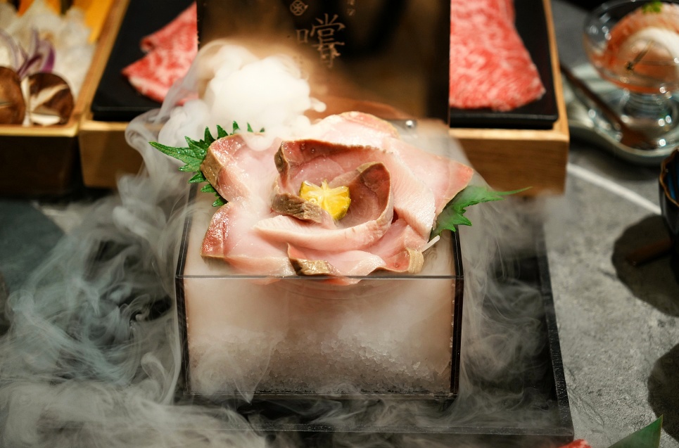 中山區頂級火鍋推薦-旬嚐，新鮮海鮮珠寶盒搭配和牛，管家服務超奢華享受